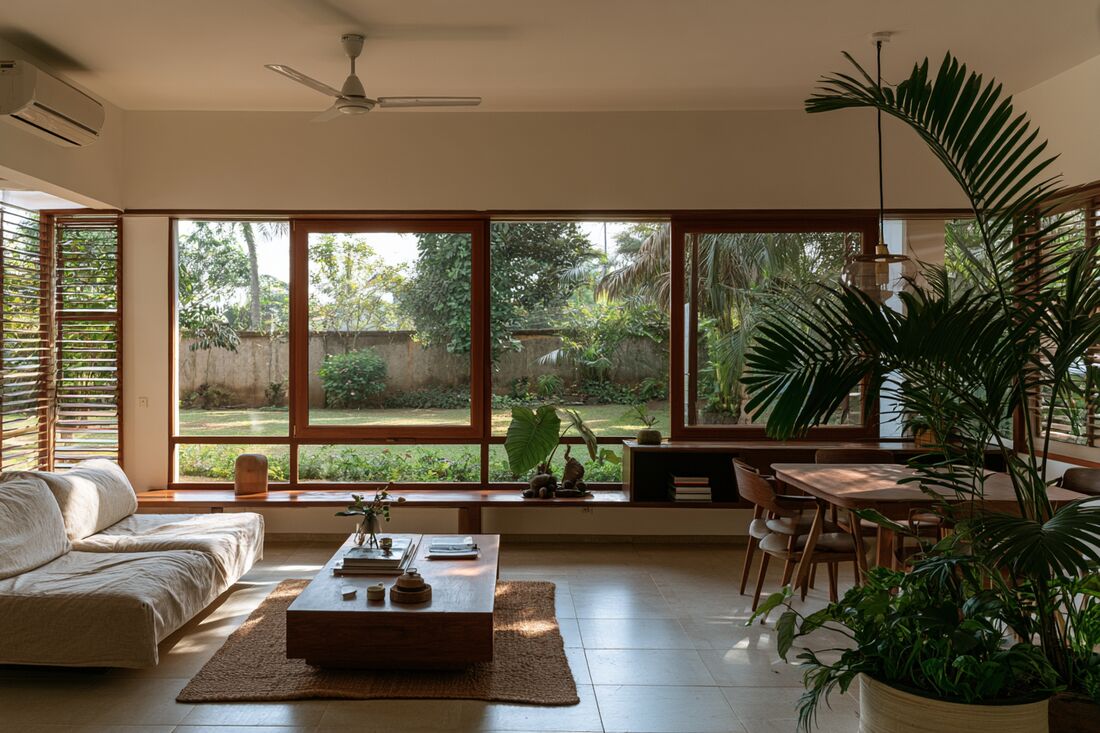 Séjour et salle à manger ouverts sur le jardin — exemple